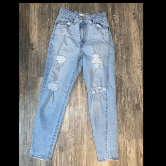 Size 25 Women's High Waisted Mom Jeans Levi's, blue denim pants lightwash - Picture 4 of 6